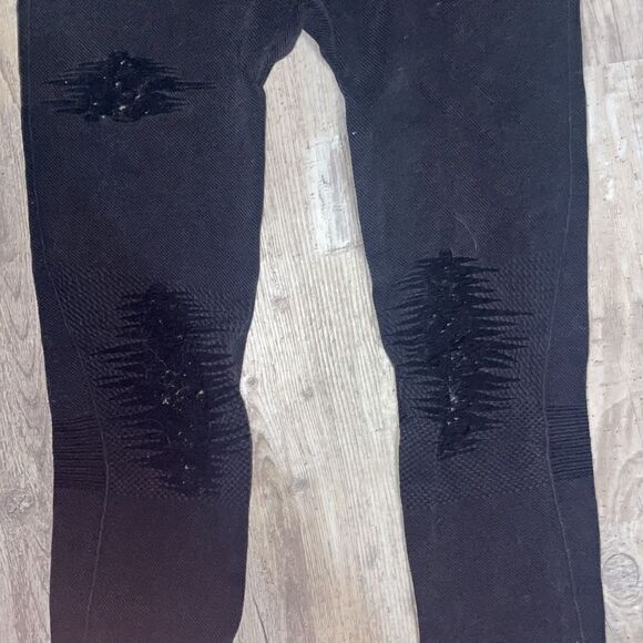 Yelete M/L - Picture 2 of 3